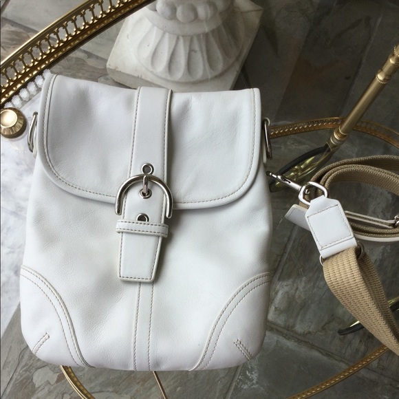 Coach Handbags - COACH WHITE PURSE
